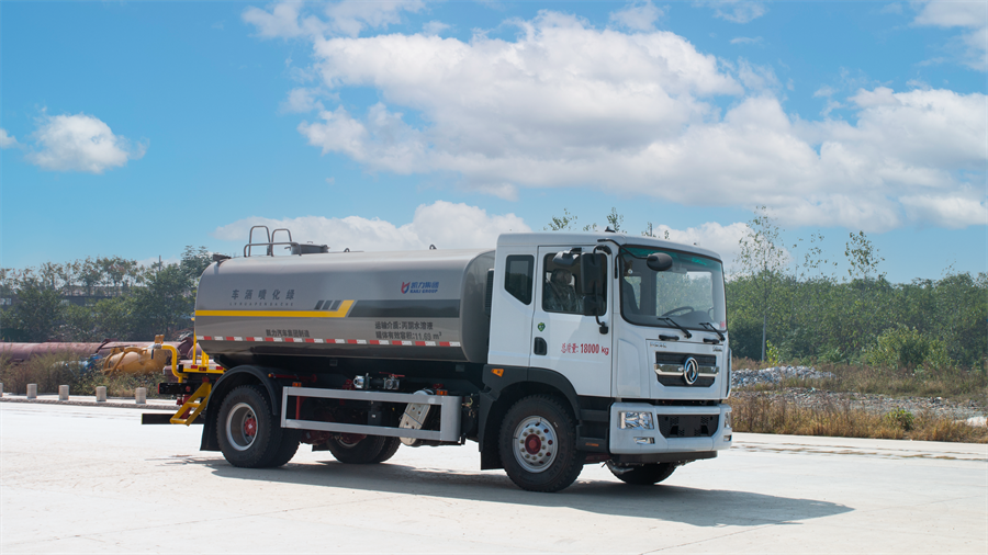 15方 18噸東風多利卡D9灑水車 4500軸距